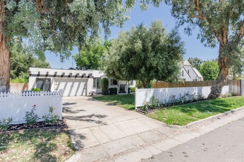 1137 Cypress Ave, Redlands CA  92373-5723 exterior