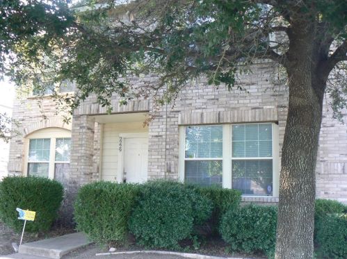 2229 Midbury Dr, Lancaster TX  75134-4919 exterior