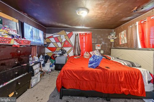 18 Roosevelt St, West Deptford NJ  08066-1027 exterior