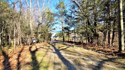 17 Shr Dr, Raymond NH 03077-1313 exterior