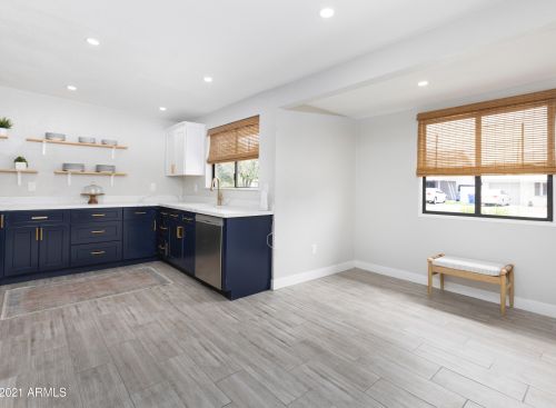 3020 Avalon Dr, Phoenix AZ  85016-7506 exterior
