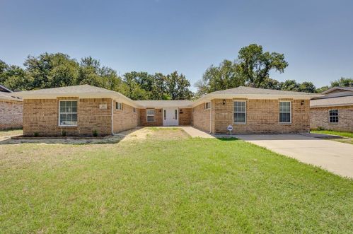 500 Martin Ln, Euless TX  76040-4734 exterior