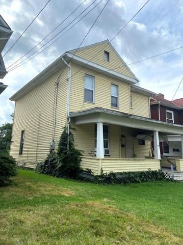 1112 Washington St, New Castle, PA 16101-4412