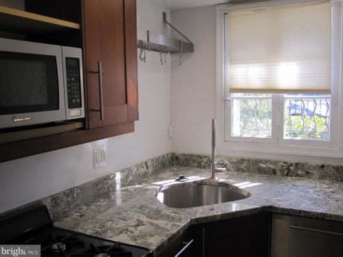 351 10th St, Washington DC  20003-2166 exterior