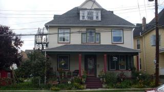 24 8th St, Easton, PA 18042-3410
