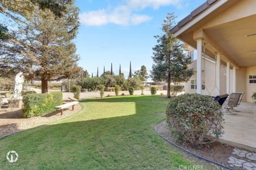 15414 Cuda Dr, Bakersfield CA  93307-9279 exterior