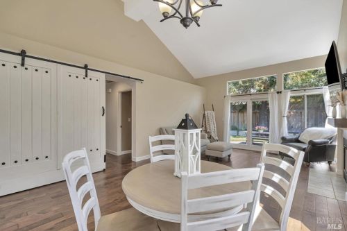 551 Shagbark St, Windsor CA  95492-8143 exterior