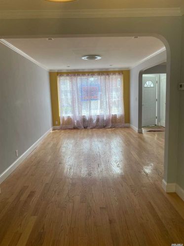 229-07 141st Ave, Jamaica, NY 11413-3006