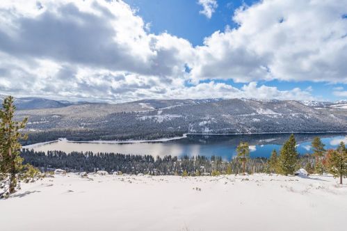 12332 Ski Slope Way, Truckee, CA 96161-6610
