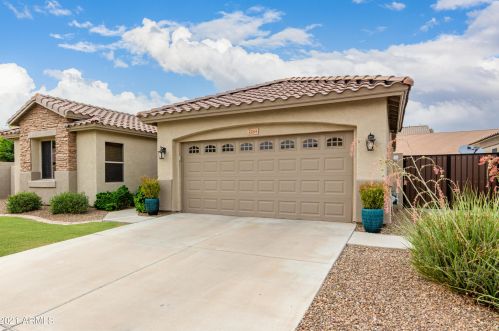 2264 Iris Ct, Chandler, AZ 85286-2790