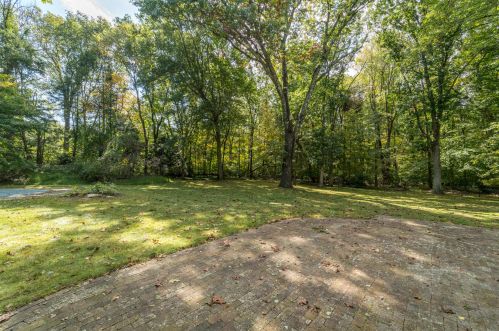 5 Father Peters Ln, New Canaan CT  06840-2215 exterior