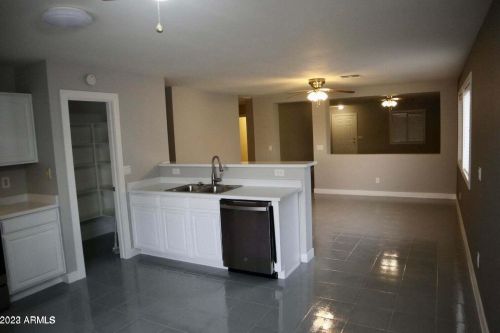 11825 Edgemont Ave, Avondale AZ  85392-5159 exterior