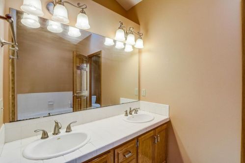 2234 Glenbrook Ln, Thiensville WI  53092-3116 exterior