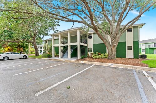 2258 Flower Tree Cir, Melbourne, FL 32935-3352