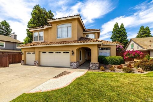 549 Burr Oak Ct, Vacaville, CA 95688-1038