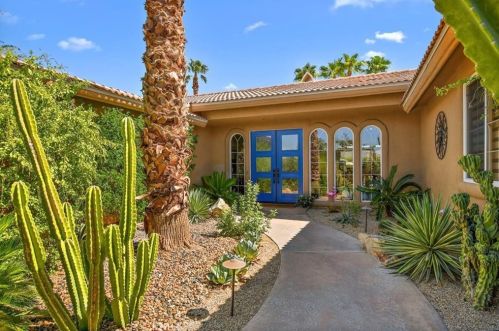 49435 Rio Arenoso, La Quinta CA  92253-6401 exterior