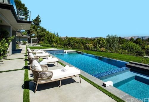 5781 Penland Rd, Calabasas, CA 91302-2442