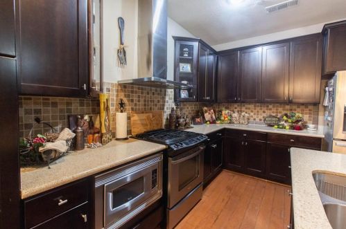 421 Towne House Ln, Richardson, TX 75081-3527