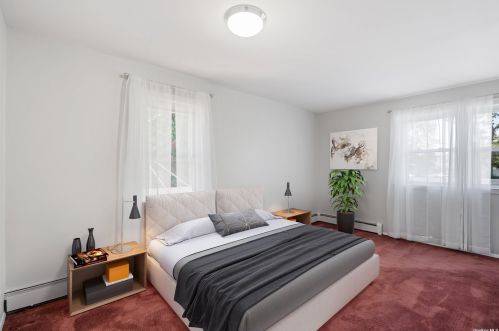 165 Clinton Ave, North Lindenhurst NY  11757-4127 exterior