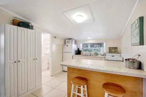 228 Fairweather Ln, Fort Myers Beach FL  33931-3227 exterior