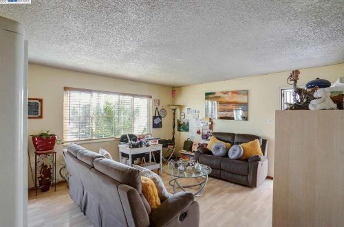 1517 51st Ave, Oakland CA 94601-5237 exterior