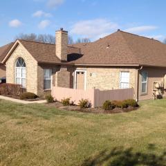 2477 Timbers Edge Ln, Columbus, OH 43235-3922