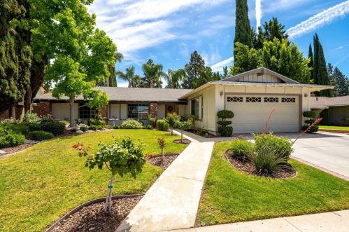 2244 Hilldale Ave, Simi Valley, CA 93063-2632