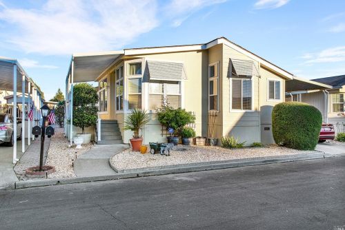 78 Middleton Dr, Santa Rosa, CA 95401-4910