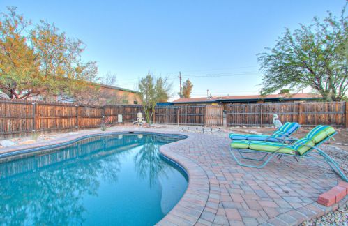 960 Magee Rd, Tucson, AZ 85704-4625