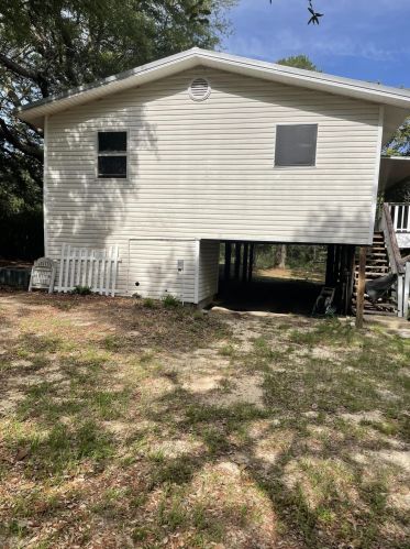 4352 Loping Deer Rd, Holt, FL 32564-9609