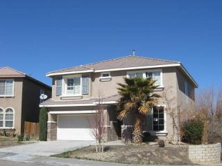 14330 Gray Fox Ln, Victorville, CA 92394-7472