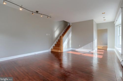 203 Paxtang Ave, Harrisburg PA  17111-1841 exterior