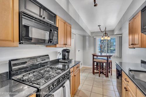 11 Spg Ct, Tinton Falls NJ 07724-3280 exterior