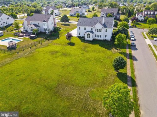 6 Nicole Ct, Swedesboro NJ  08085-3448 exterior