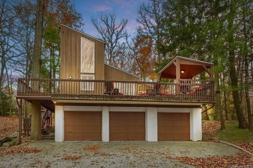 76 Fawn Hill Rd, Tuxedo Park, NY 10987-3514