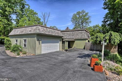 4621 Custer Dr, Harrisburg, PA 17110-3209