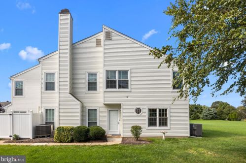 51 Portsmouth Ct, Southampton PA 18966-2620 exterior