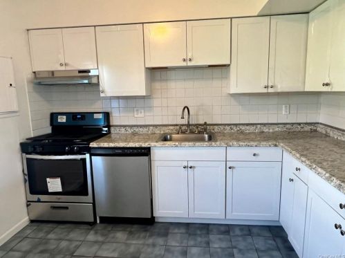 11 Silo Ln, Middletown NY  10940-2603 exterior