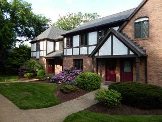 1614 Stone Mansion Dr, Sewickley, PA 15143-8601