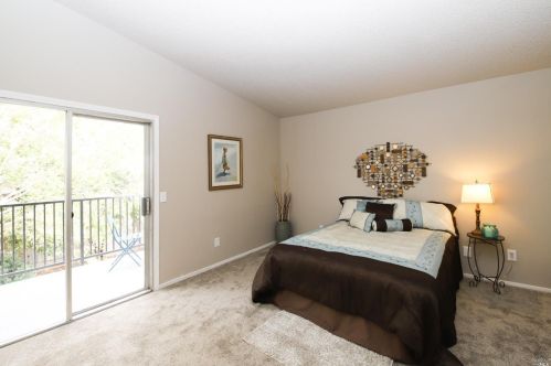 118 Oakmeade Ct, Vacaville CA exterior