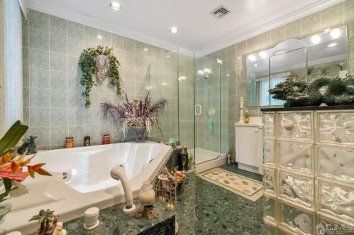 40 Wilson Ave, Morganville NJ  07751-9786 exterior