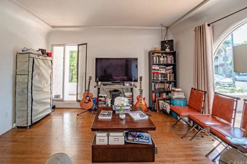 232 Euclid Ave, Long Beach CA  90815-2518 exterior