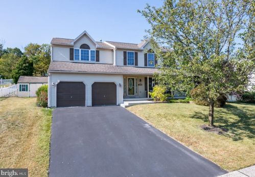 303 Antietam Dr, Douglassville, PA 19518-8780