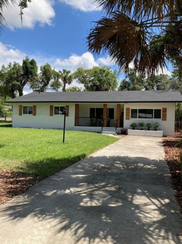 1004 Camphor Ln, Deland, FL 32720-5086