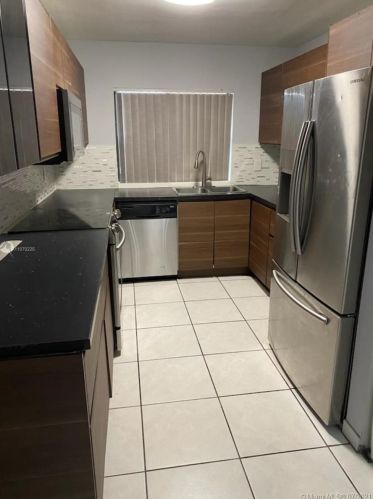 6231 171st St, Hialeah FL  33015-4612 exterior