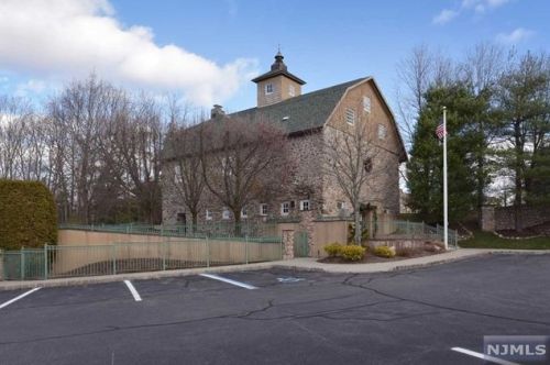 1422 York St, Mahwah NJ  07430-3268 exterior