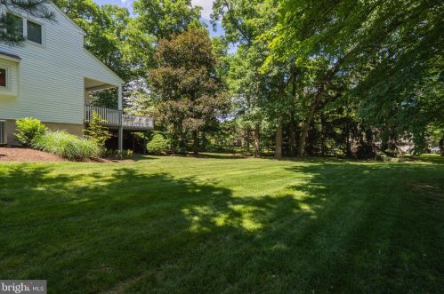 288 Huntsman Ln, Blue Bell PA  19422-2818 exterior