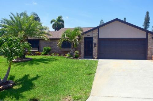 319 46th Ln, Cape Coral, FL 33904-7501