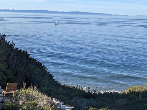 2215 Edgewater Way, Santa Barbara CA 93109-1923 exterior