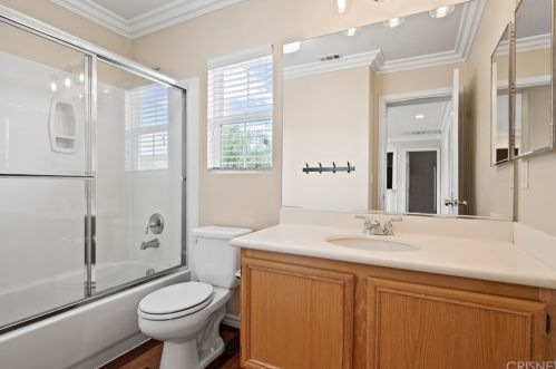 28423 Connick Pl, Santa Clarita CA  91350-1991 exterior